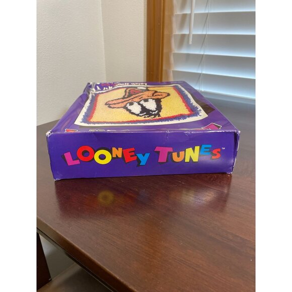1994 Looney Tunes Daffy Duck Latch Hook Kit 13"x13" Craft Set Acrylic Yarn USA - Picture 6 of 7